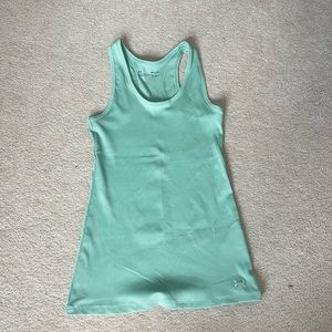 Under Armour fitted tank